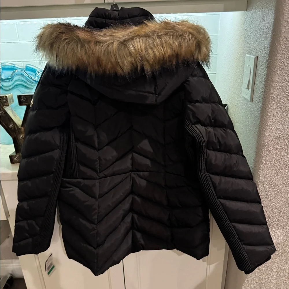 MICHAEL Michael Kors Black Puffer Jacket with Faux Fur Hood - Picture 2 of 5